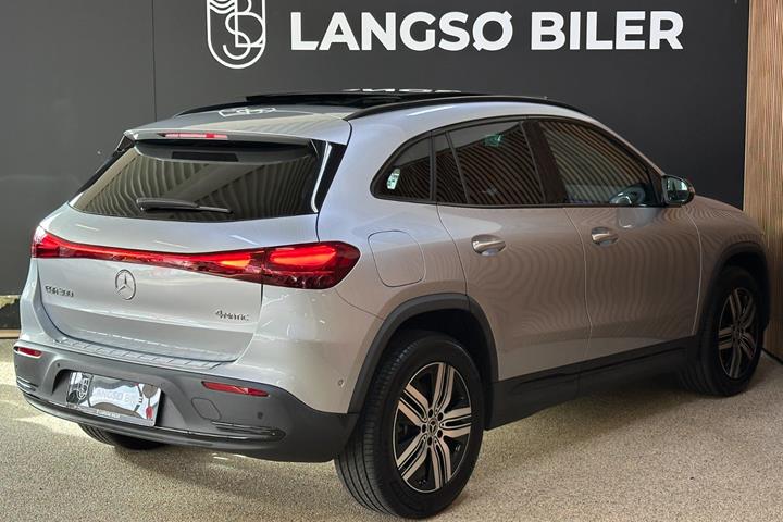 Sølv Mercedes EQA300 fra 2023