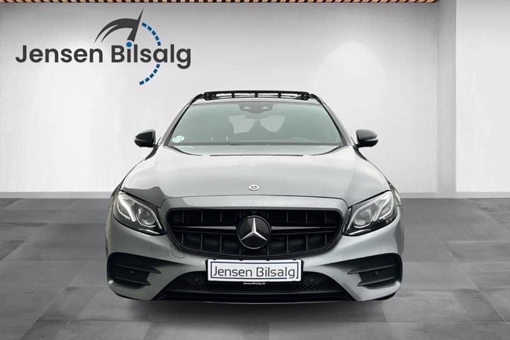 Grå Mercedes E220 d fra 2017