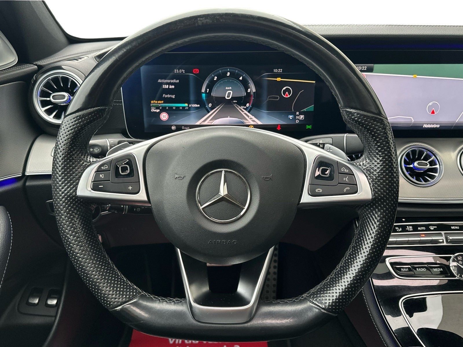 Grå Mercedes E220 d fra 2017