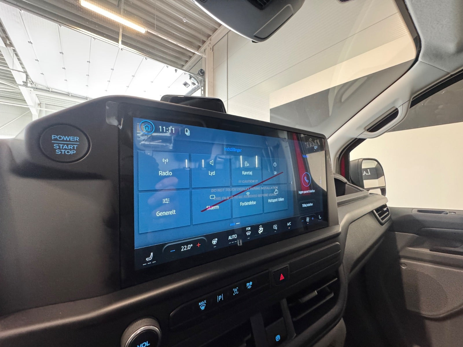 Rød Ford Transit Custom 320 L1 fra 2026
