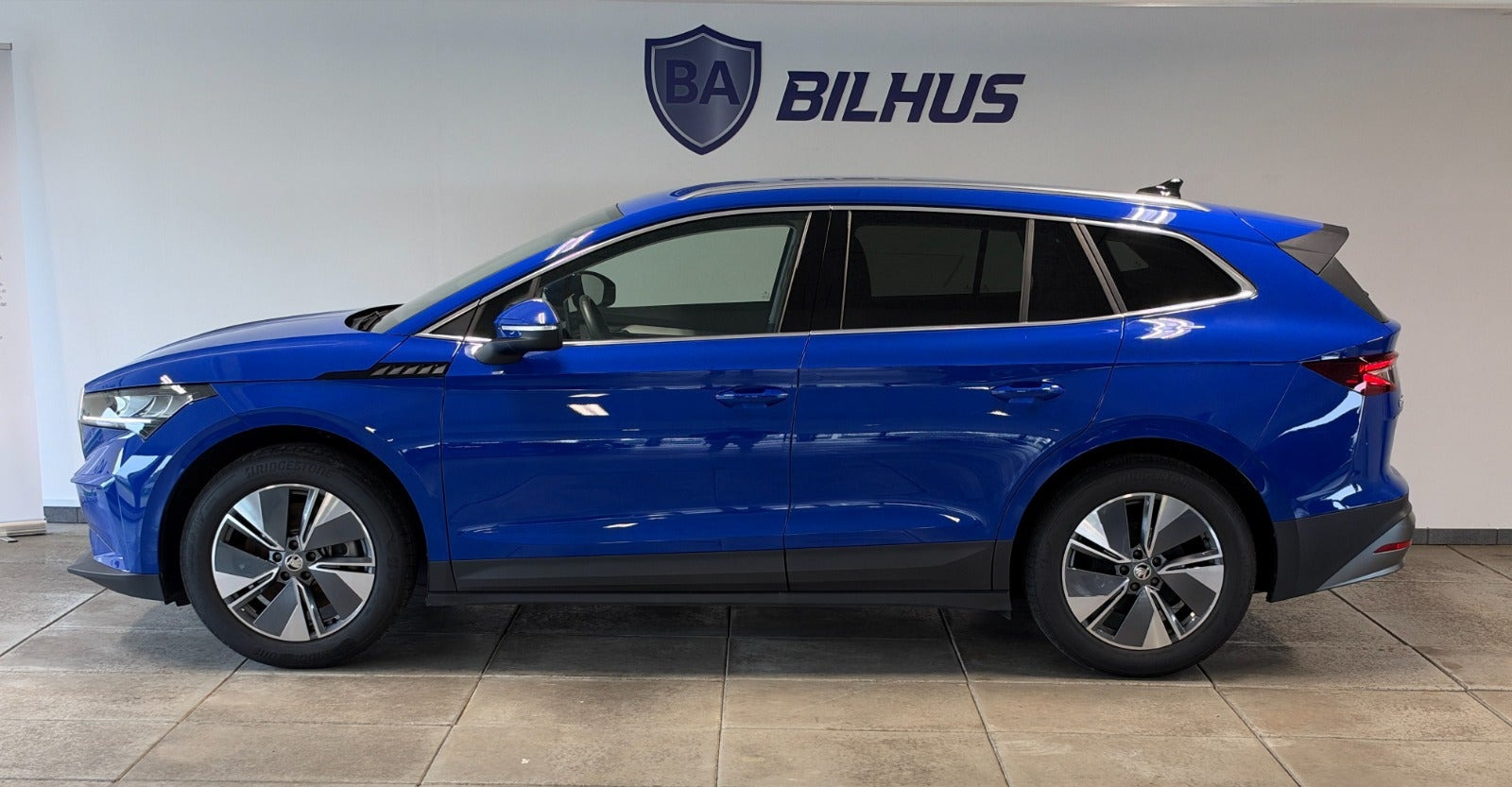 Blå Skoda Enyaq fra 2023