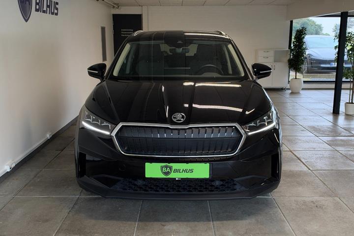 Sort Skoda Enyaq fra 2025