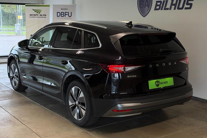 Sort Skoda Enyaq fra 2025