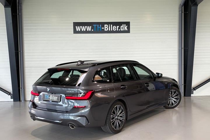 undefined BMW 330i fra 2020