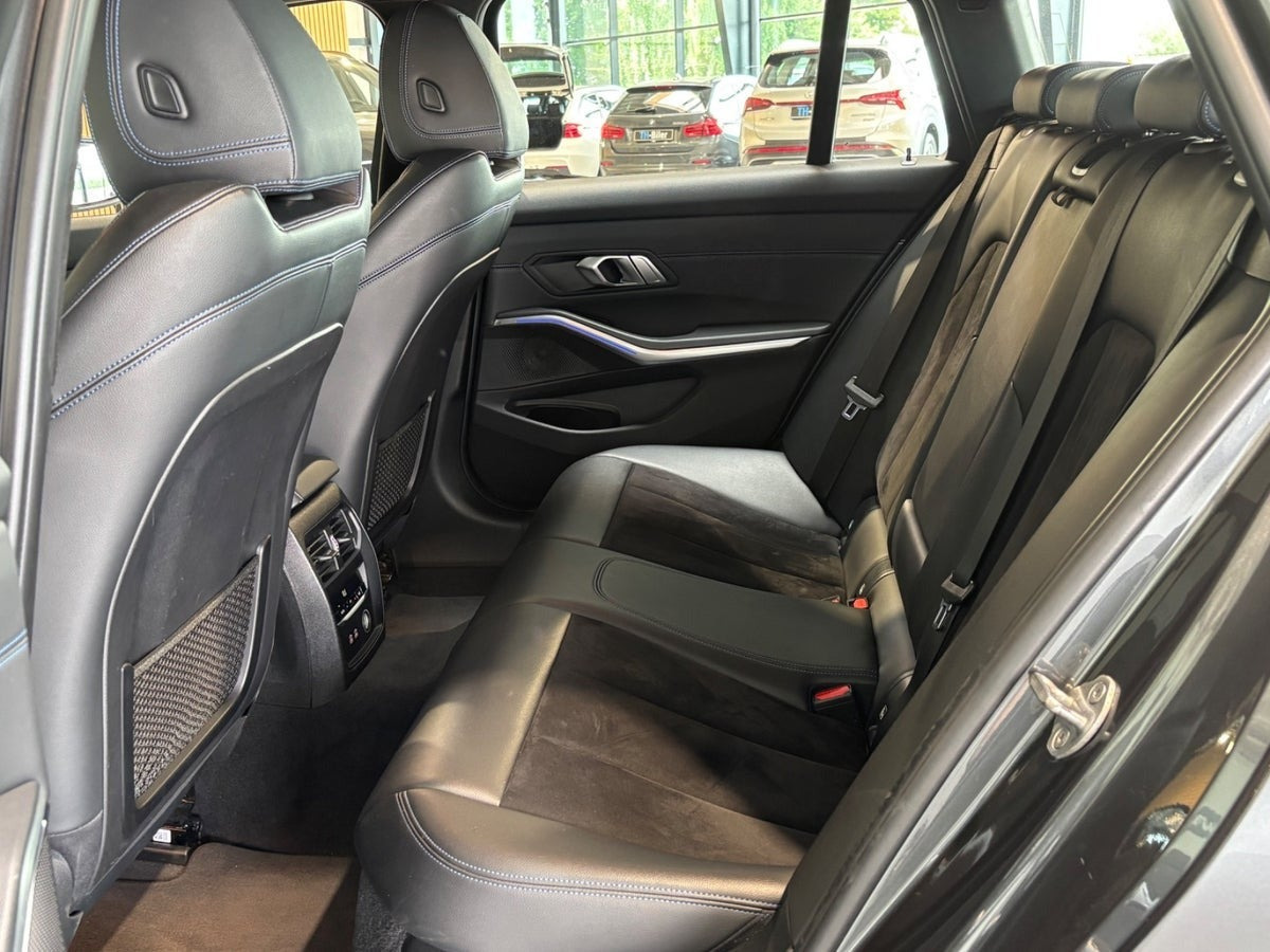 undefined BMW 330i fra 2020