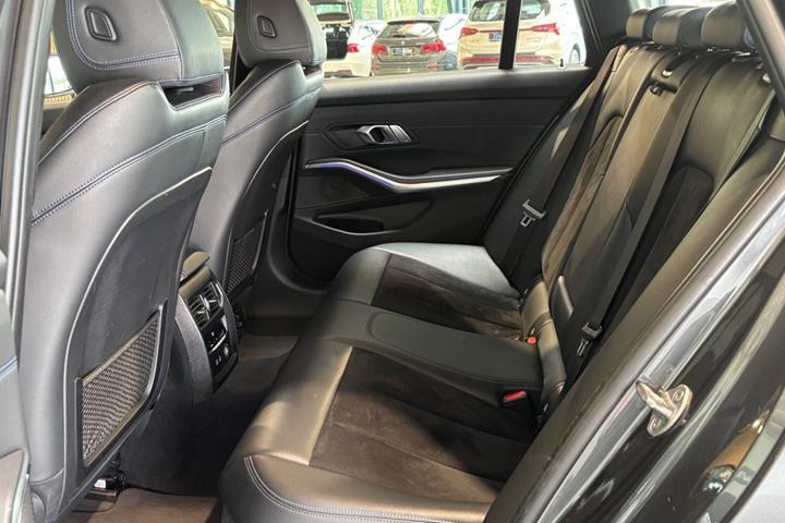 undefined BMW 330i fra 2020