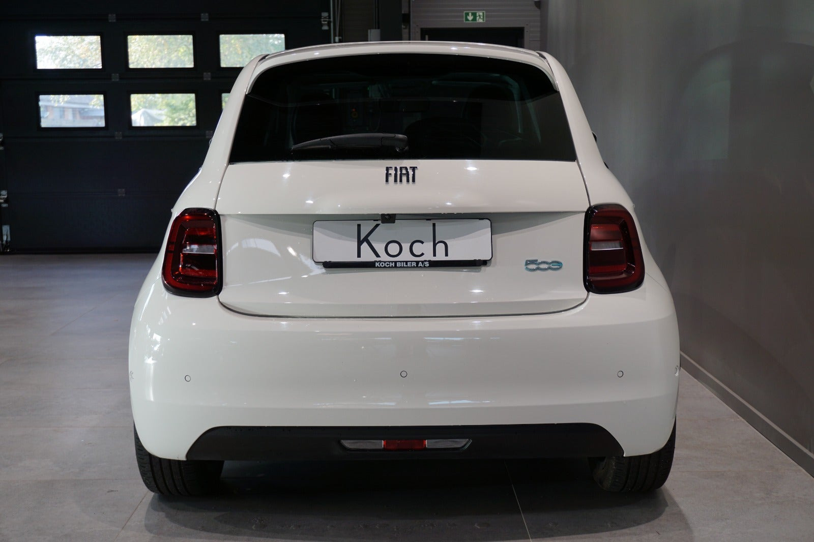 Hvid Fiat 500e fra 2024