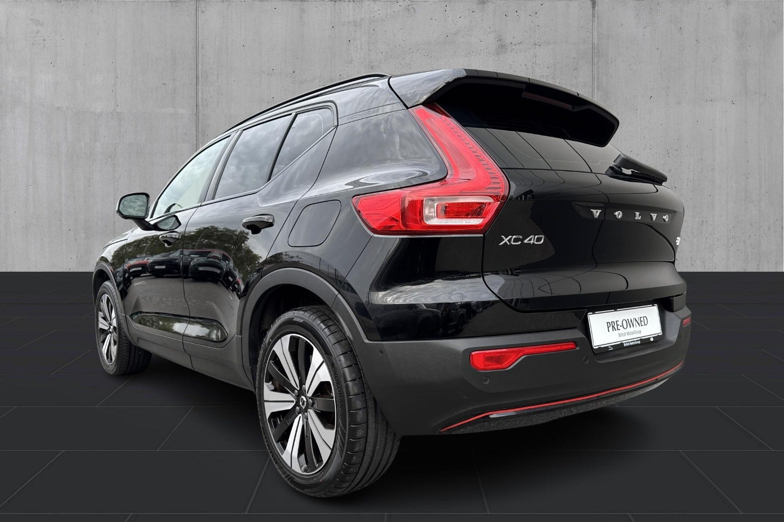 Sort Volvo XC40 fra 2023