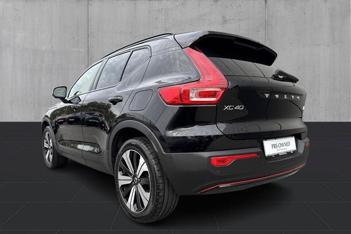 Sort Volvo XC40 fra 2023