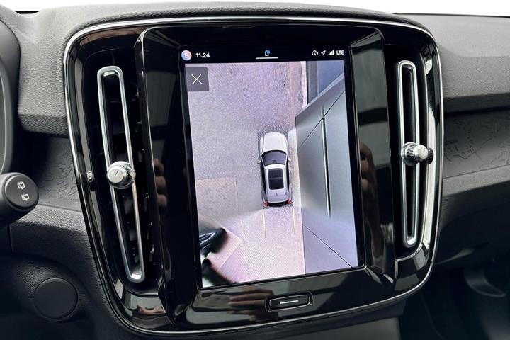 Sort Volvo XC40 fra 2023