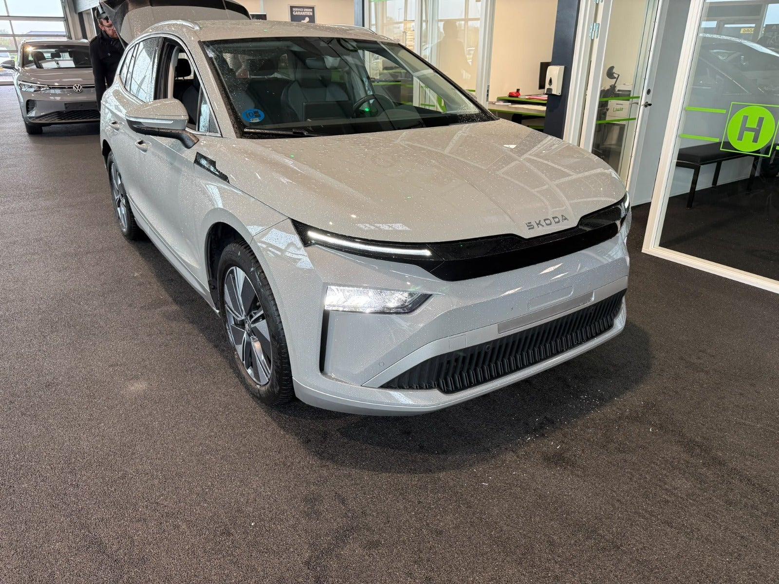 Grå Skoda Enyaq fra 2026