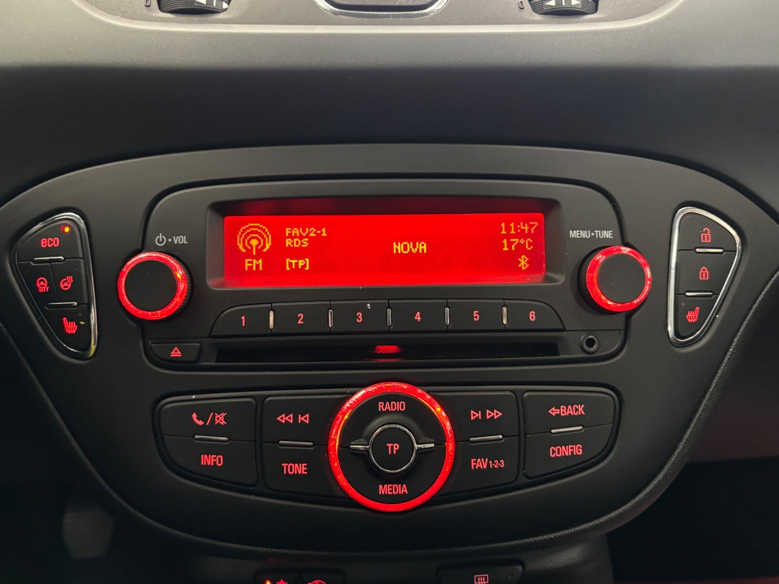 Grå Opel Corsa fra 2018