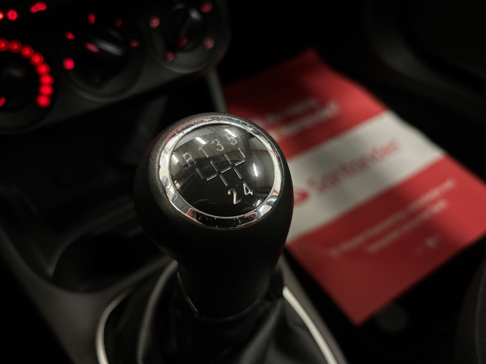 Grå Opel Corsa fra 2018