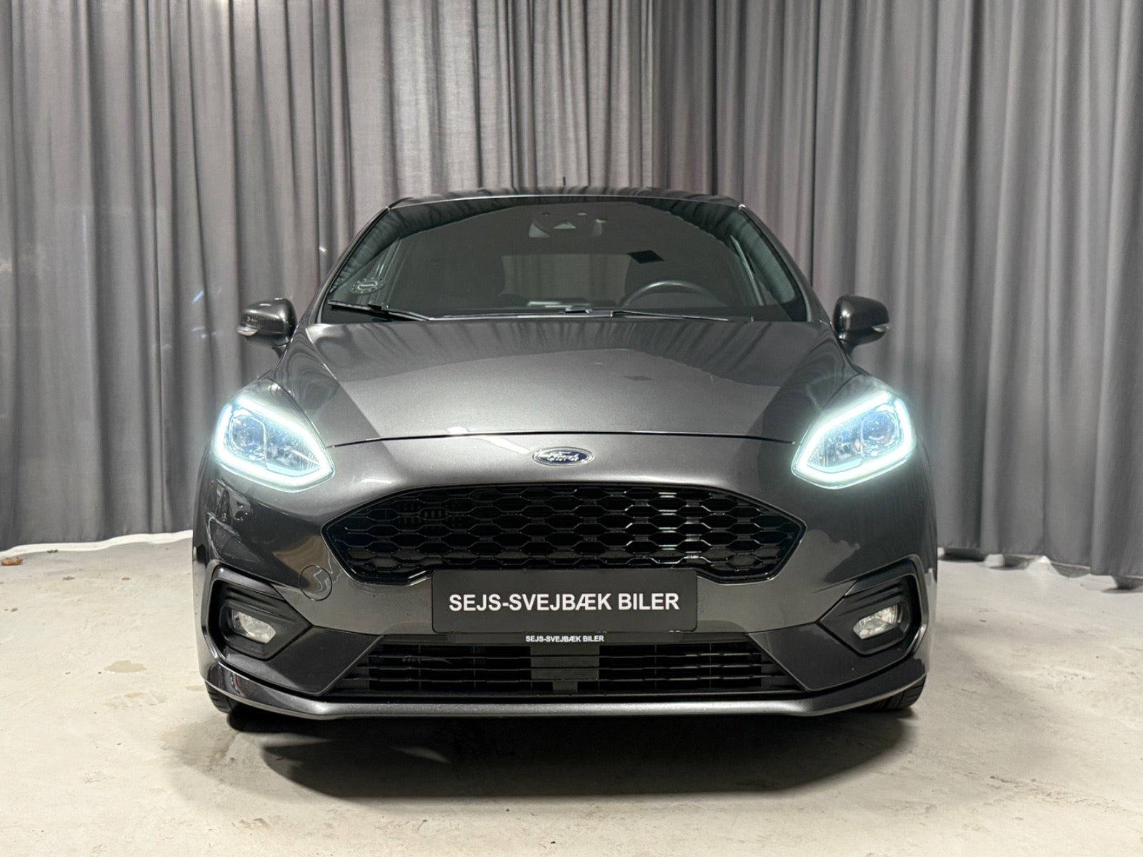 Grå Ford Fiesta fra 2018