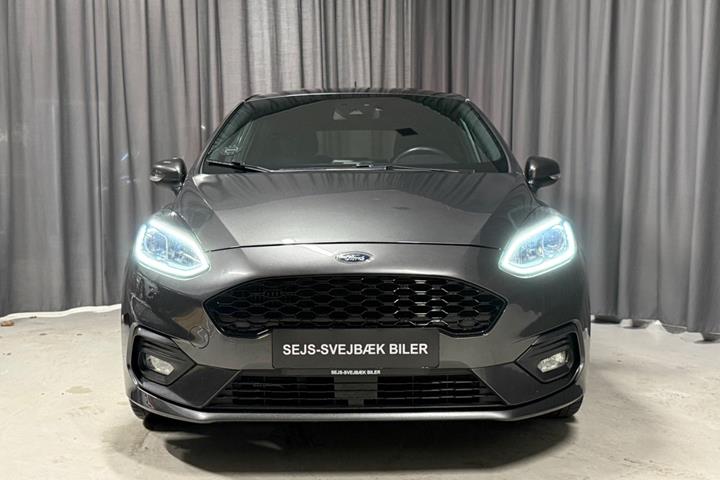 Grå Ford Fiesta fra 2018