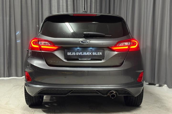 Grå Ford Fiesta fra 2018
