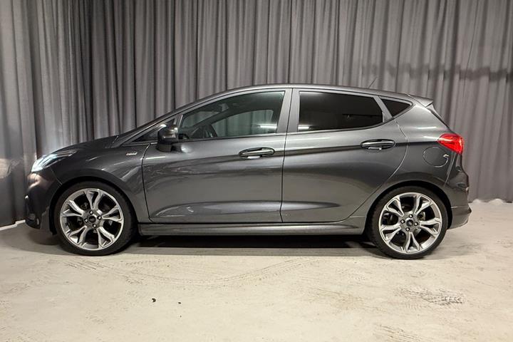 Grå Ford Fiesta fra 2018
