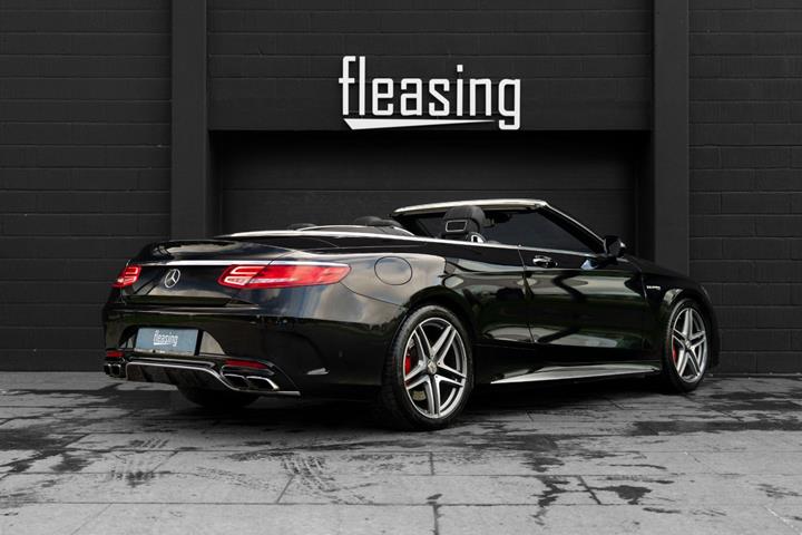 Sort Mercedes S63 fra 2016