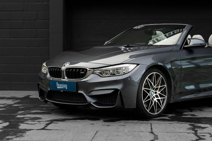 Grå BMW M4 fra 2016