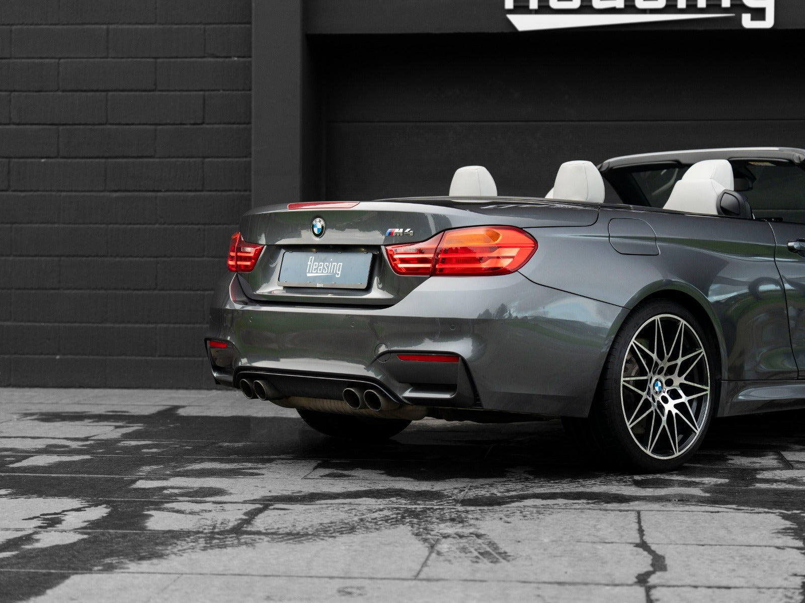 Grå BMW M4 fra 2016