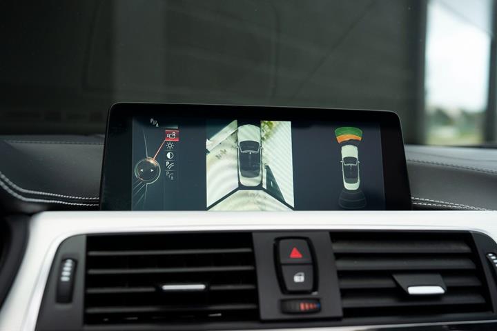 Grå BMW M4 fra 2016