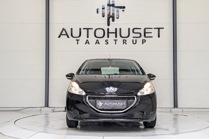 Sort Peugeot 208 fra 2012