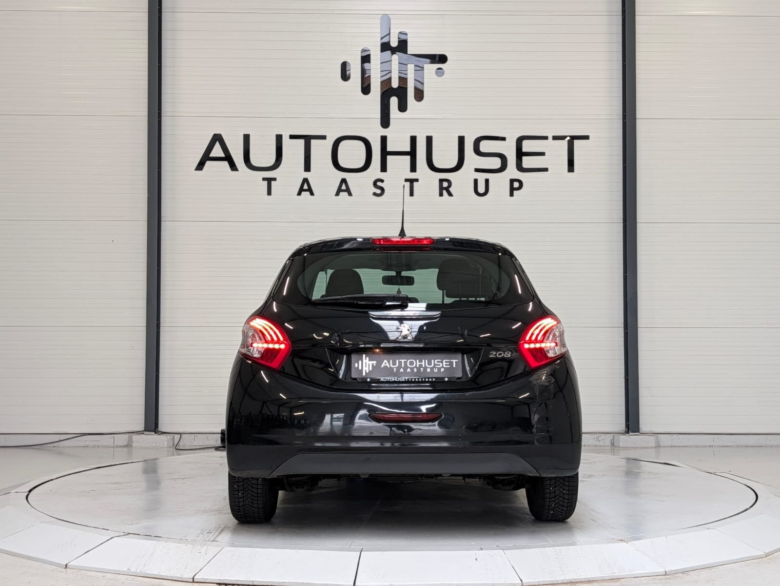 Sort Peugeot 208 fra 2012