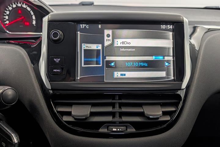 Sort Peugeot 208 fra 2012