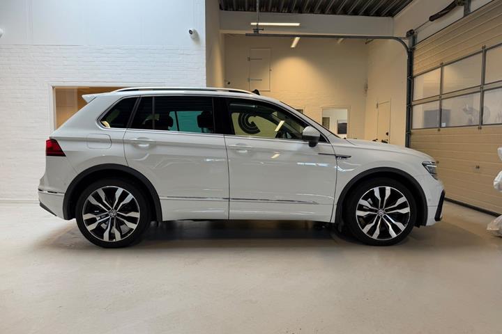 Hvid VW Tiguan fra 2018
