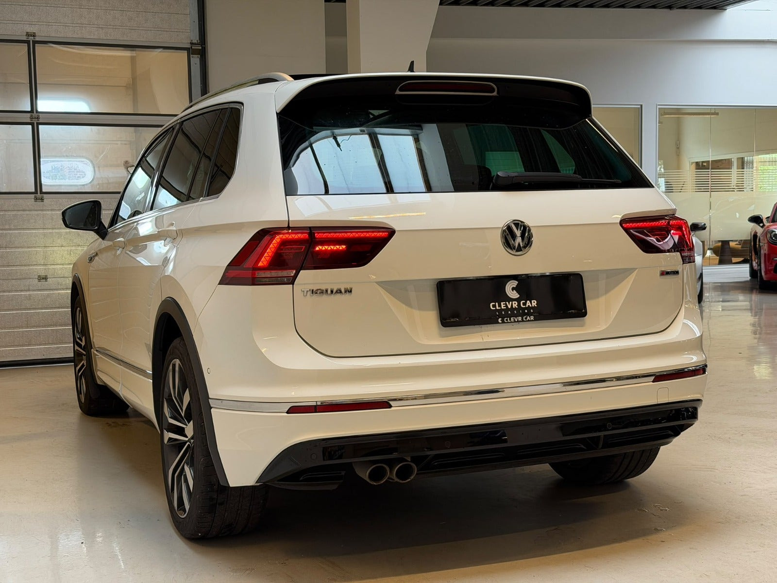 Hvid VW Tiguan fra 2018