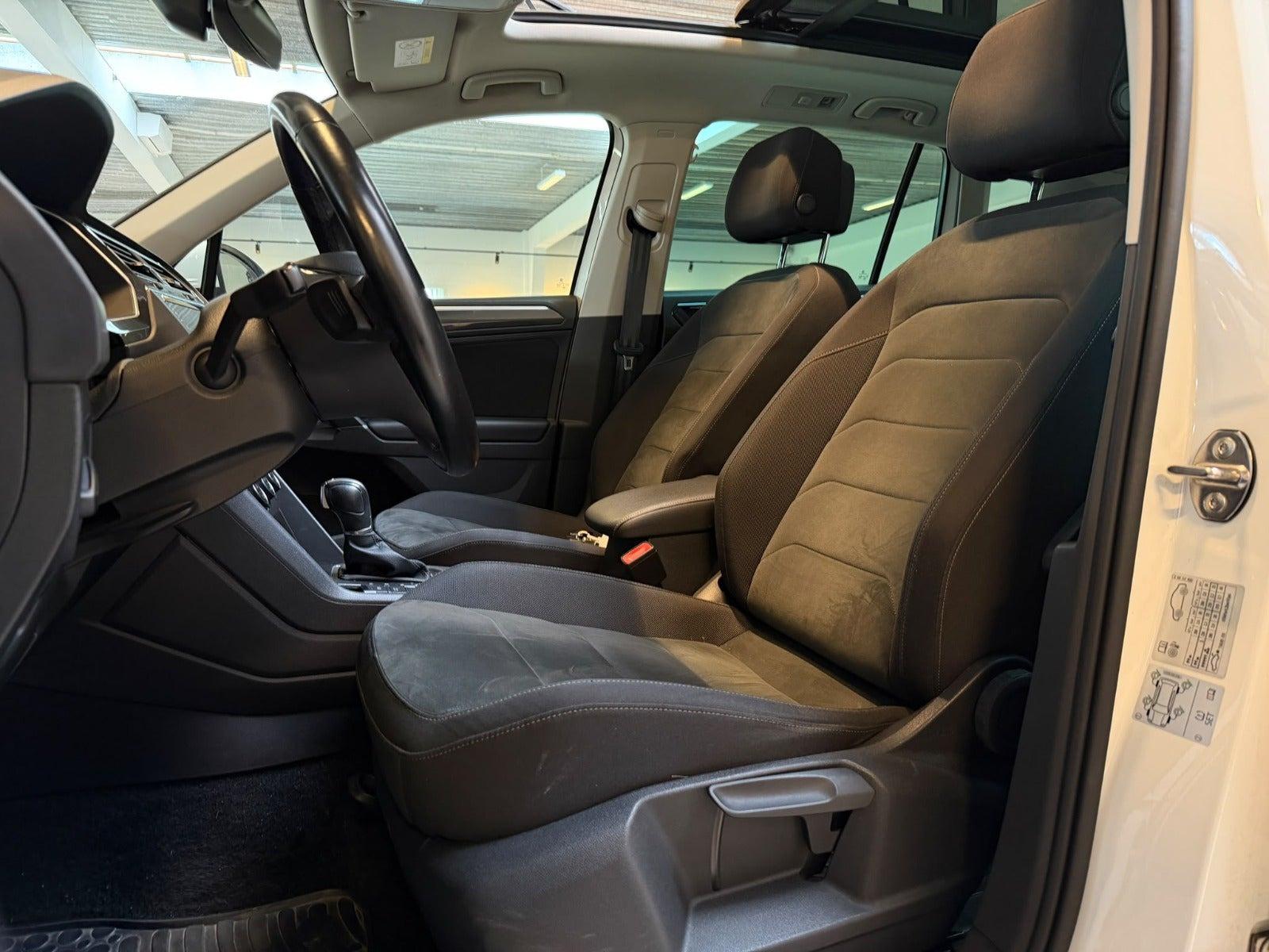 Hvid VW Tiguan fra 2018