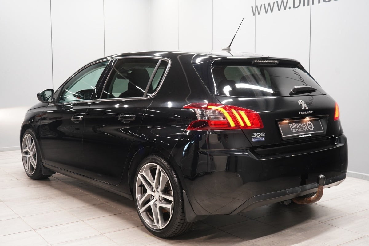Sort Peugeot 308 fra 2018