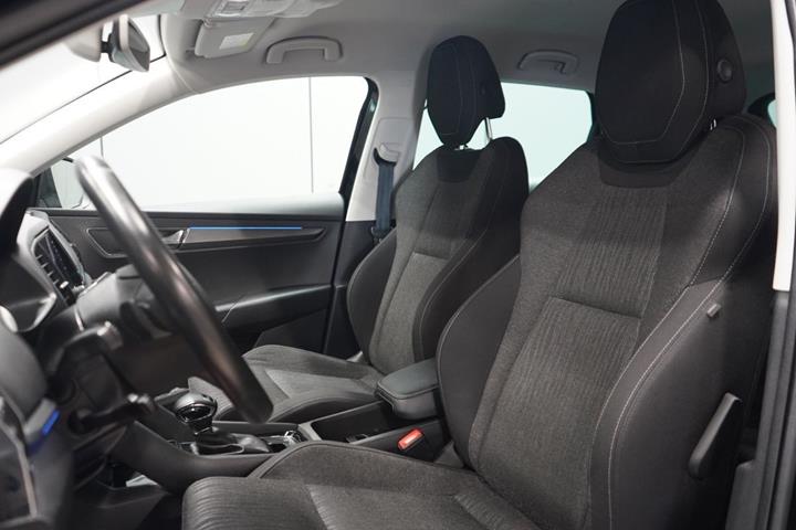Sort Skoda Karoq fra 2020