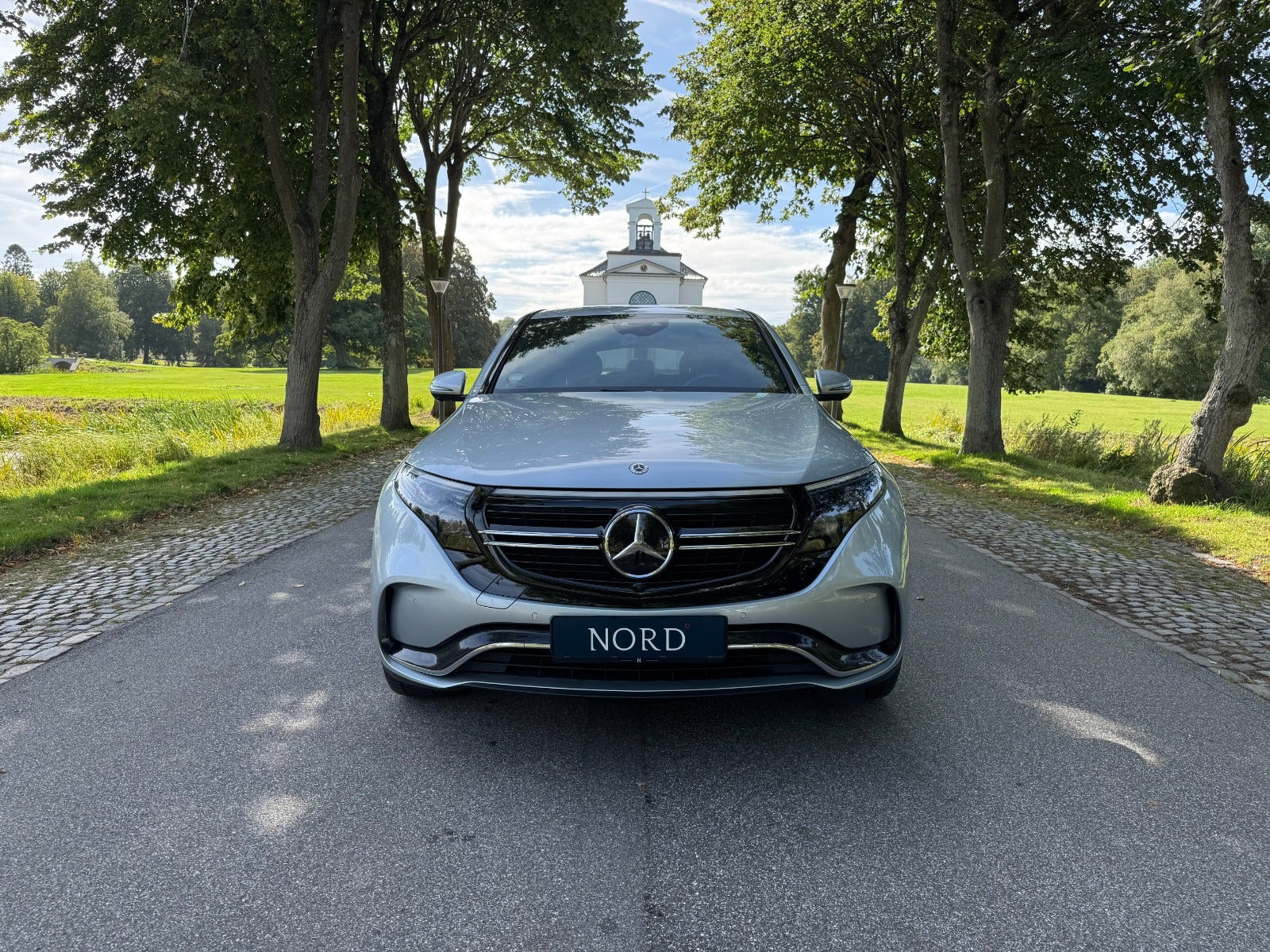 Grøn Mercedes EQC400 fra 2021