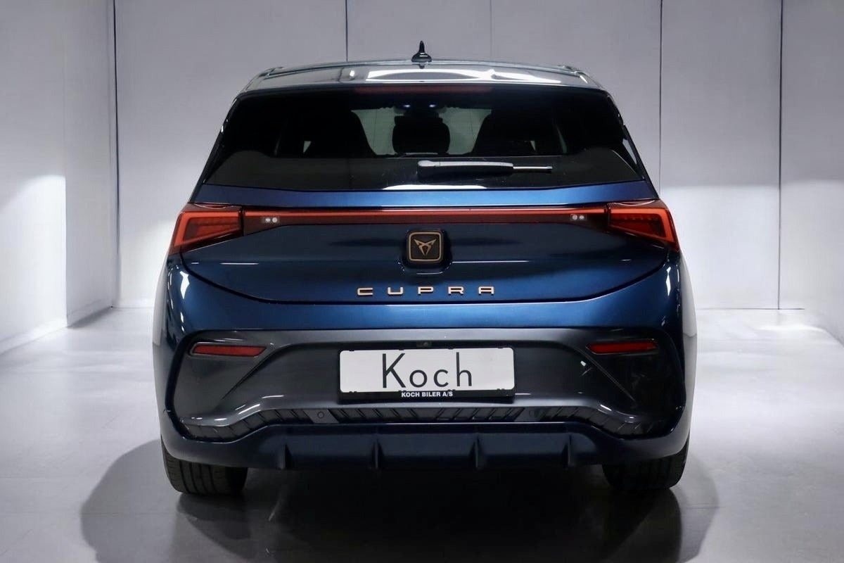 Blå Cupra Born fra 2022