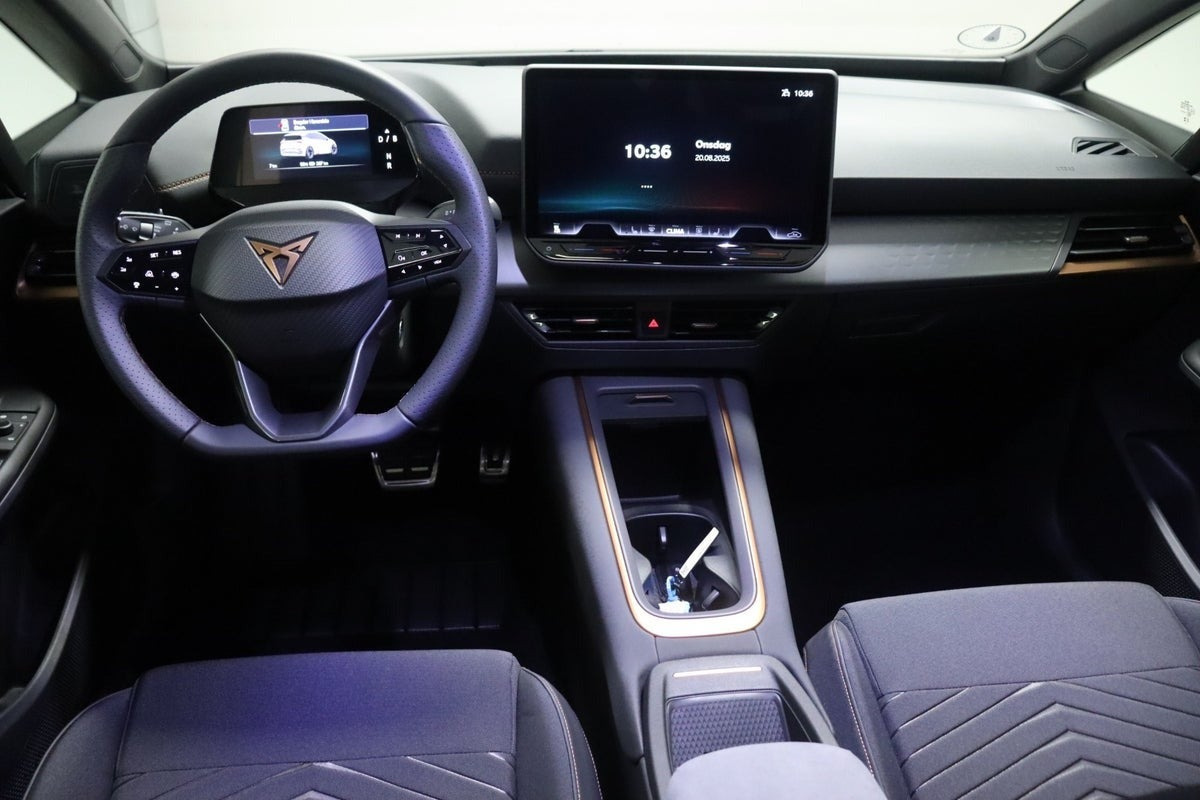 Blå Cupra Born fra 2022