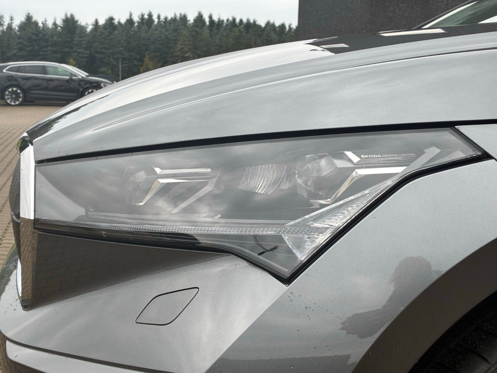 Grå Skoda Enyaq fra 2025
