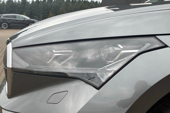 Grå Skoda Enyaq fra 2025