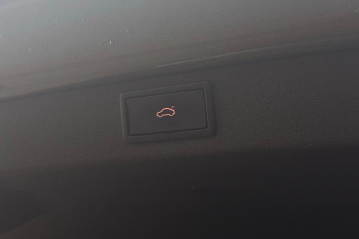 Grå Skoda Enyaq fra 2025