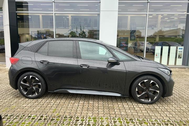 Grå Cupra Born fra 2023