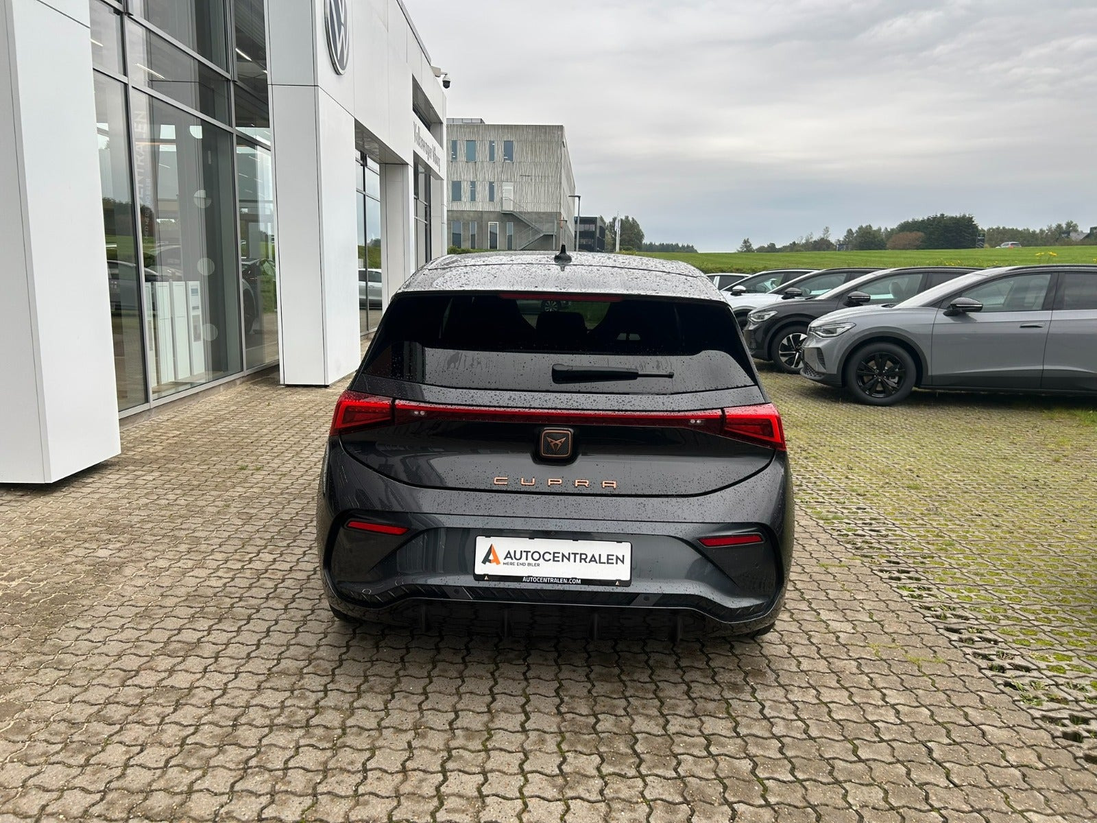 Grå Cupra Born fra 2023