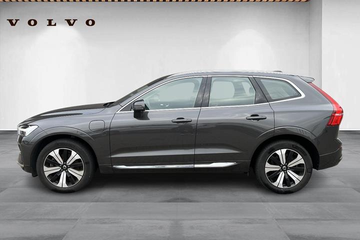 Grå Volvo XC60 fra 2023