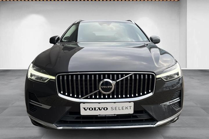 Grå Volvo XC60 fra 2023