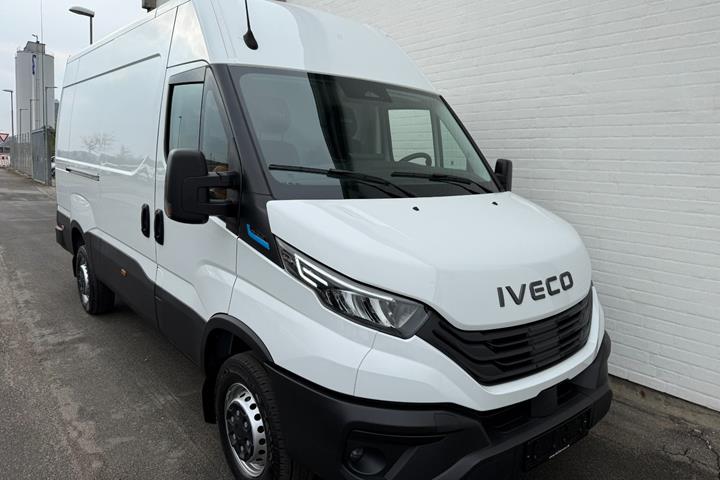 Hvid Iveco eDaily fra 2026