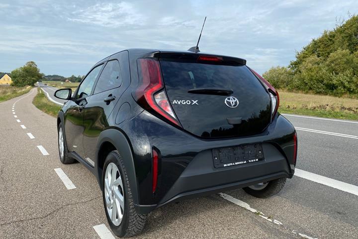 Sort Toyota Aygo X fra 2024