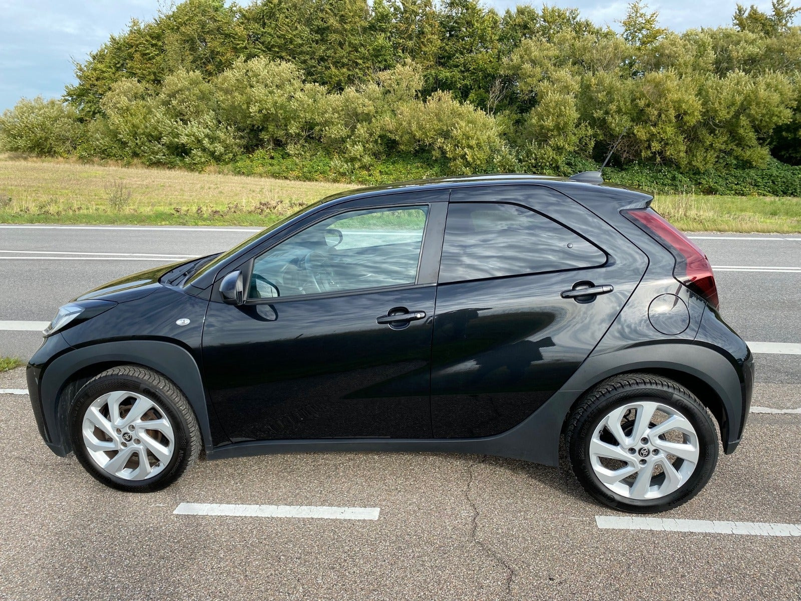 Sort Toyota Aygo X fra 2024