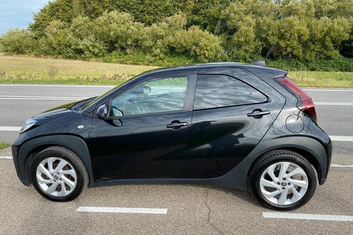 Sort Toyota Aygo X fra 2024