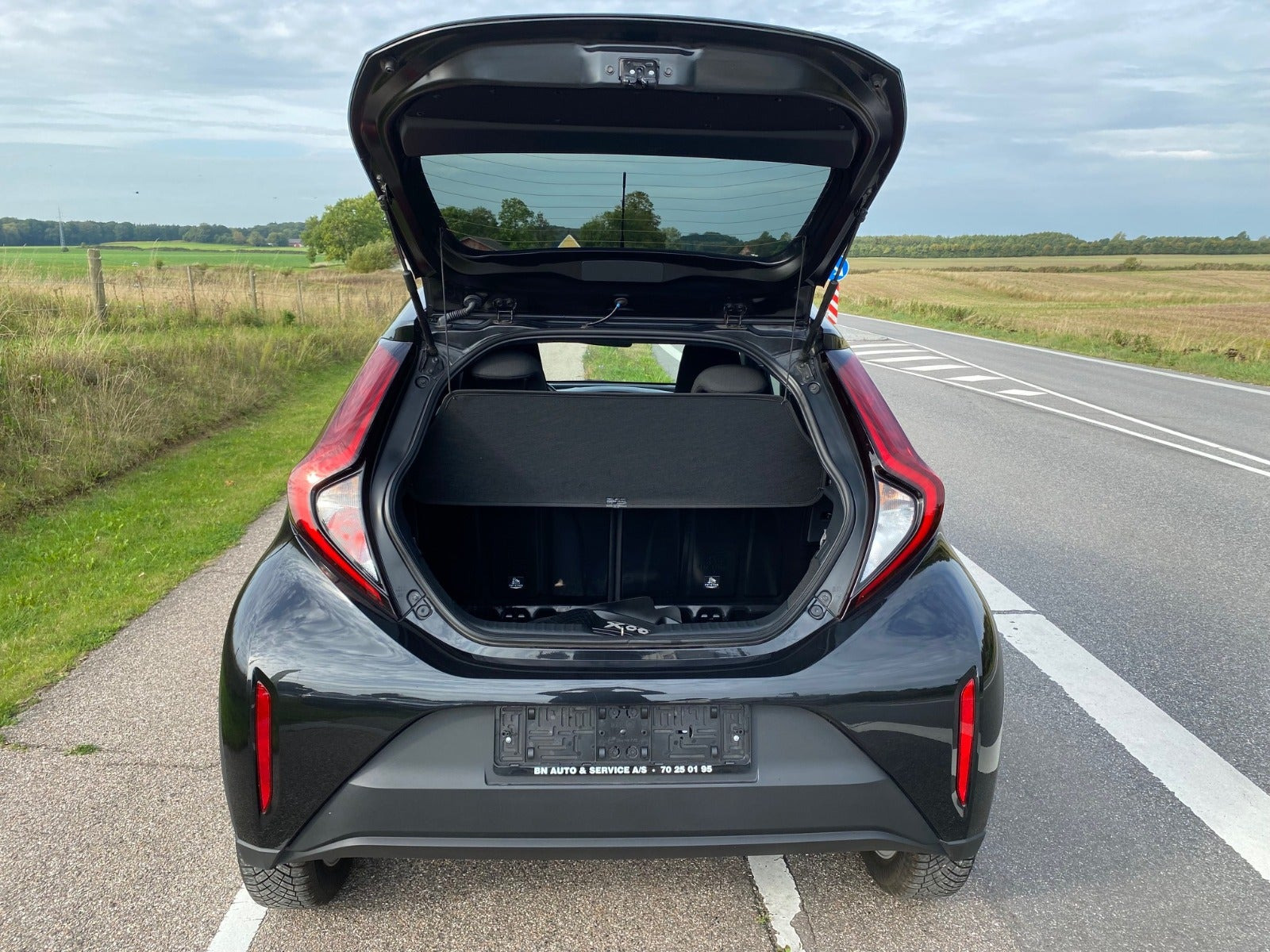 Sort Toyota Aygo X fra 2024