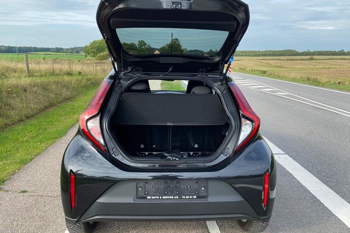 Sort Toyota Aygo X fra 2024