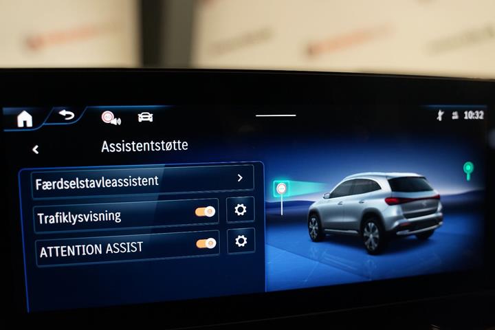 Sort Mercedes EQA250+ fra 2025